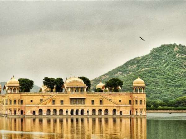 Jaipur to Agra Taxi Fare