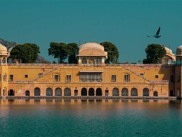 Jaipur to Mathura Taxi Fare